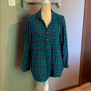 EUC Maurices 1x plaid button up